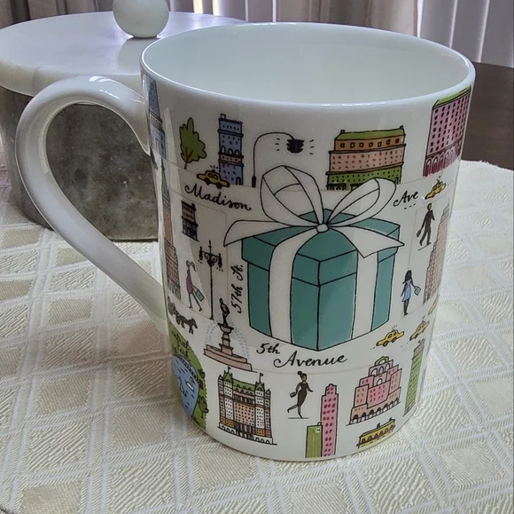 🚕 Tiffany & Co. New York City NYC Fine Bone China Collectible Coffee Tea Mug - Picture 1 of 3